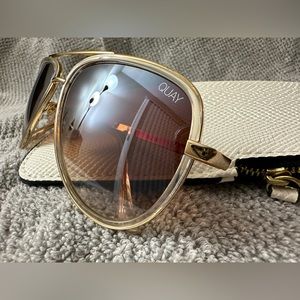 Quay Australia sunglasses with pouch case